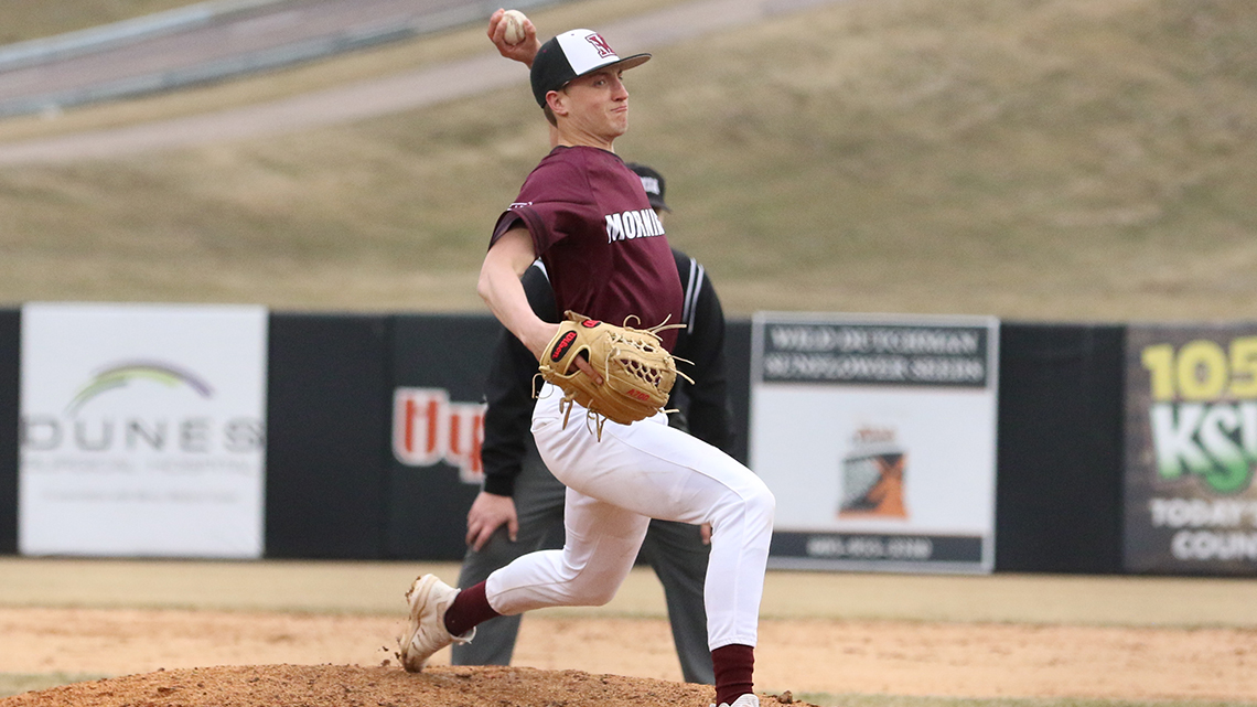 Mustangs battle highly-touted Bellevue in extra-innings finish